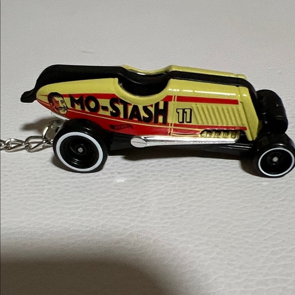 Colorful Keychain Set - Picture 2 of 4